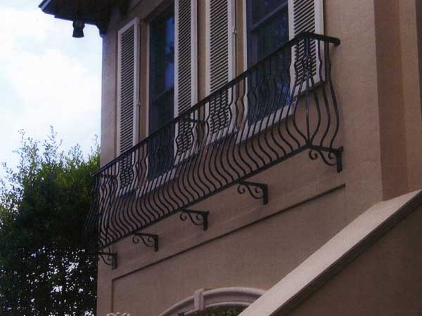 Exterior railing